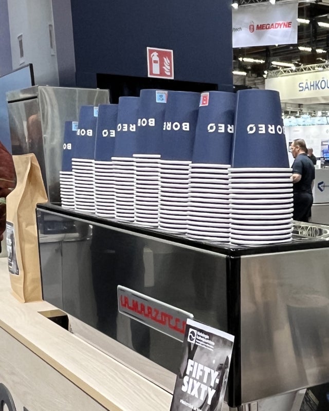 Single use cups with custom design